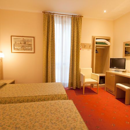 Hotel Laurentia Roma Esterno foto