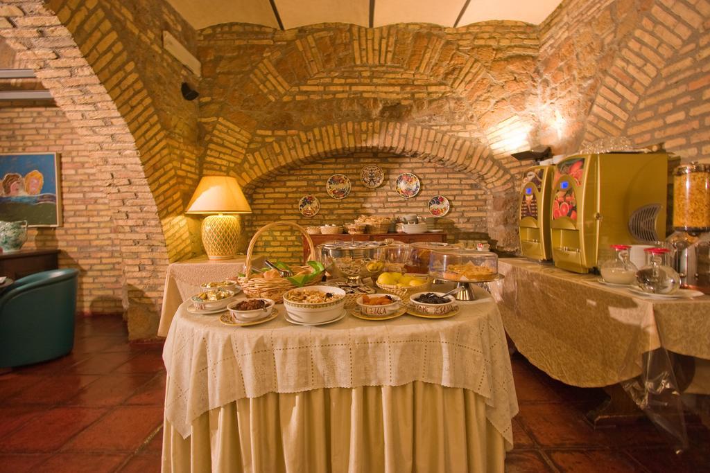 Hotel Laurentia Roma Esterno foto