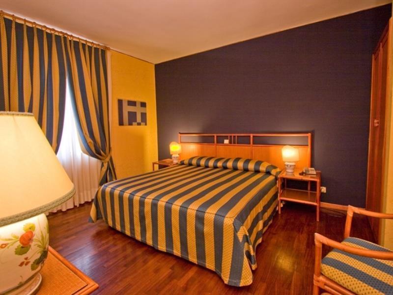 Hotel Laurentia Roma Esterno foto
