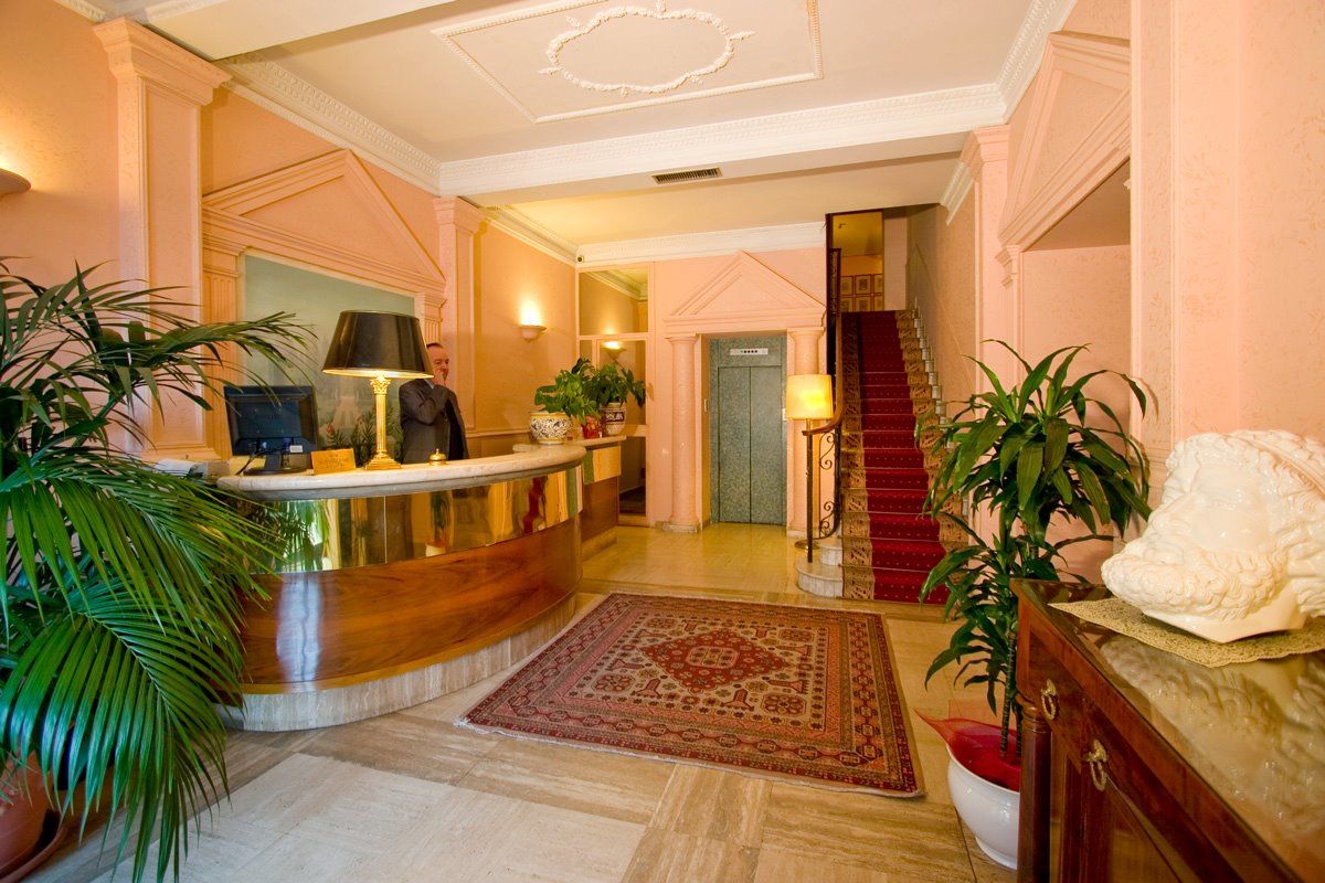 Hotel Laurentia Roma Esterno foto