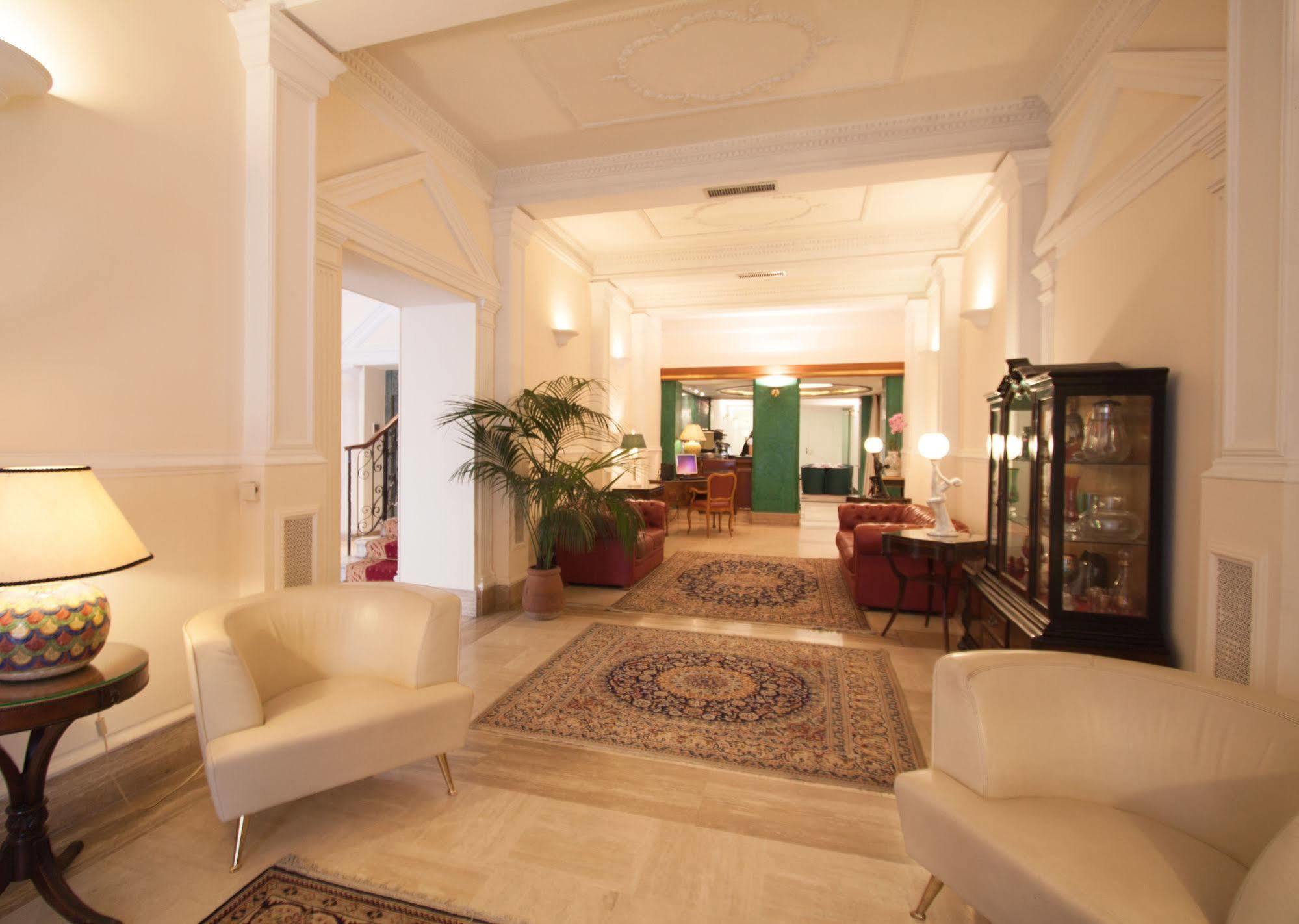 Hotel Laurentia Roma Esterno foto