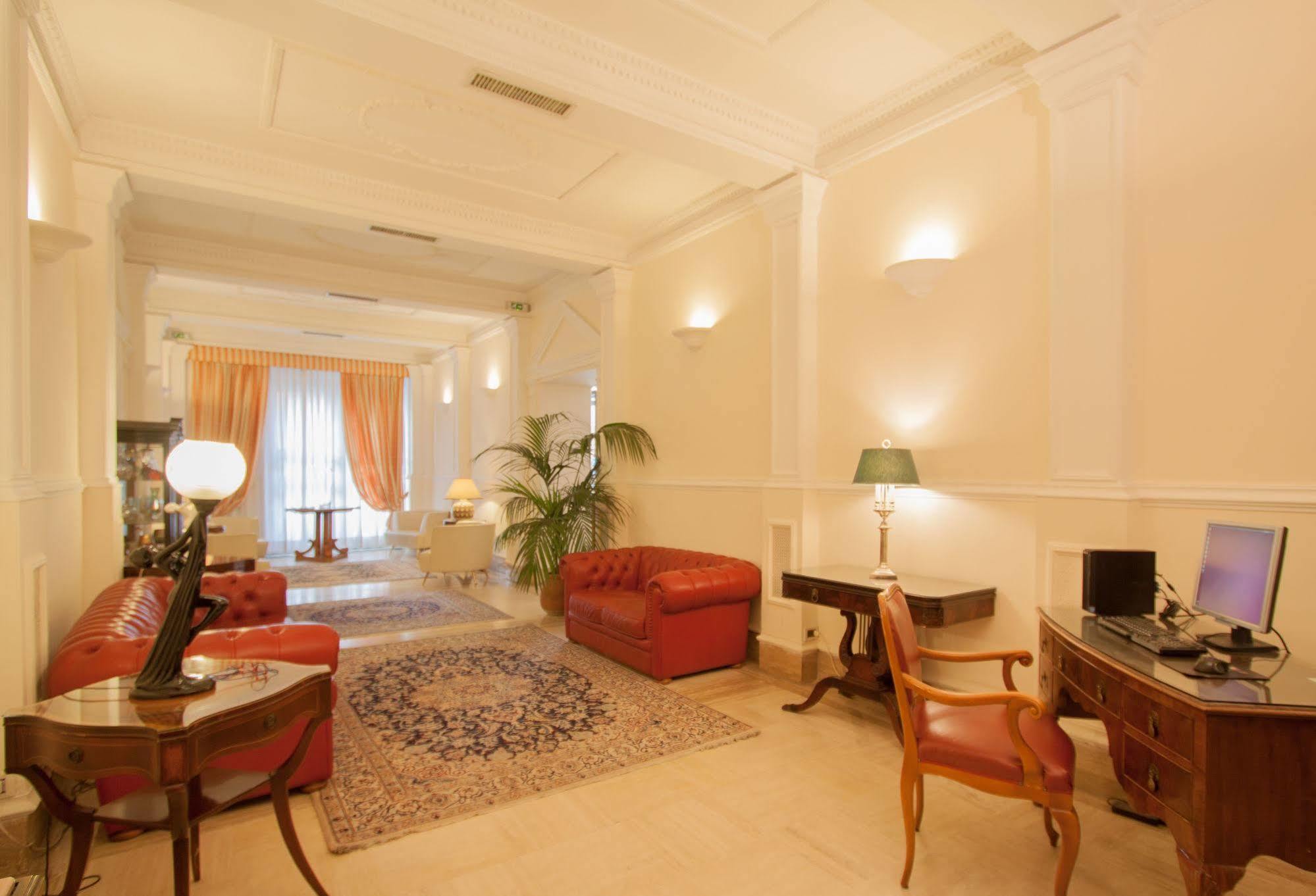 Hotel Laurentia Roma Esterno foto