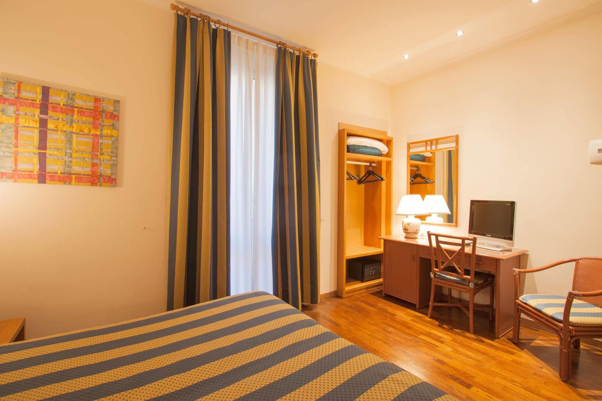 Hotel Laurentia Roma Esterno foto