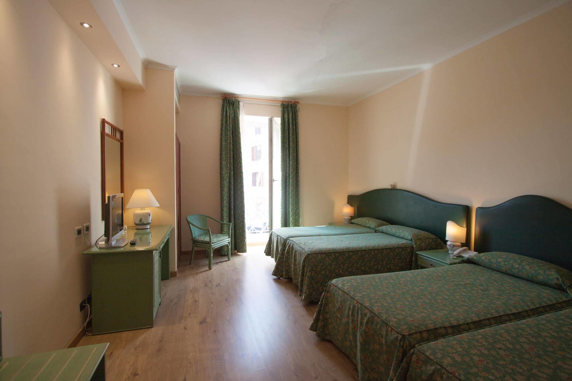 Hotel Laurentia Roma Esterno foto
